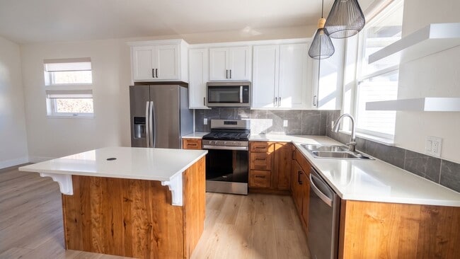Building Photo - 3040 Nellie Wy