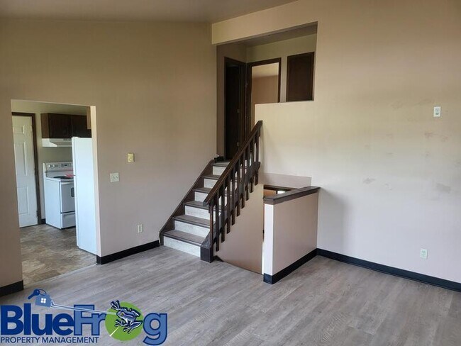 Foto del edificio - 332-334 Joseph St