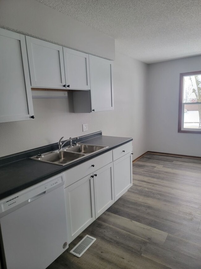 Foto del edificio - Norwalk 3 BDRM