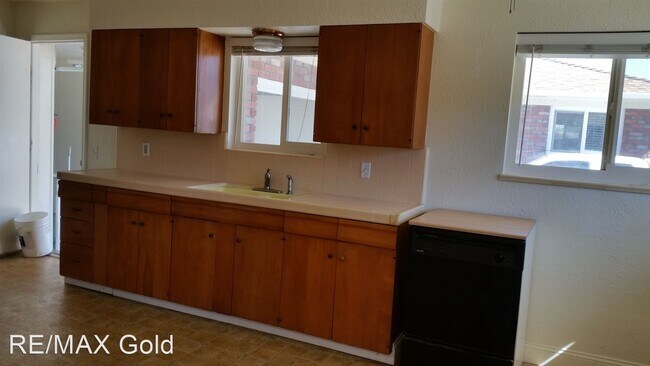 Building Photo - 2 br, 1 bath House - 867 Edelweiss Street