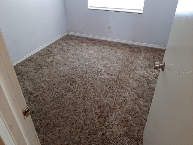 Building Photo - 1633 Crossridge Dr