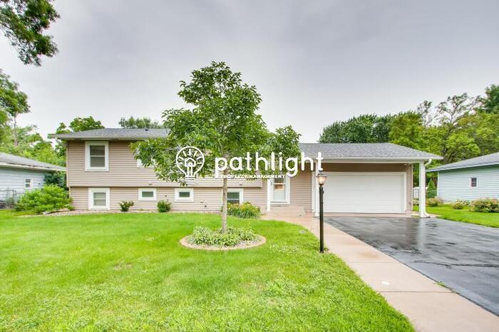 Primary Photo - 16566 Foliage Avenue West, Lakeville, MN, ...