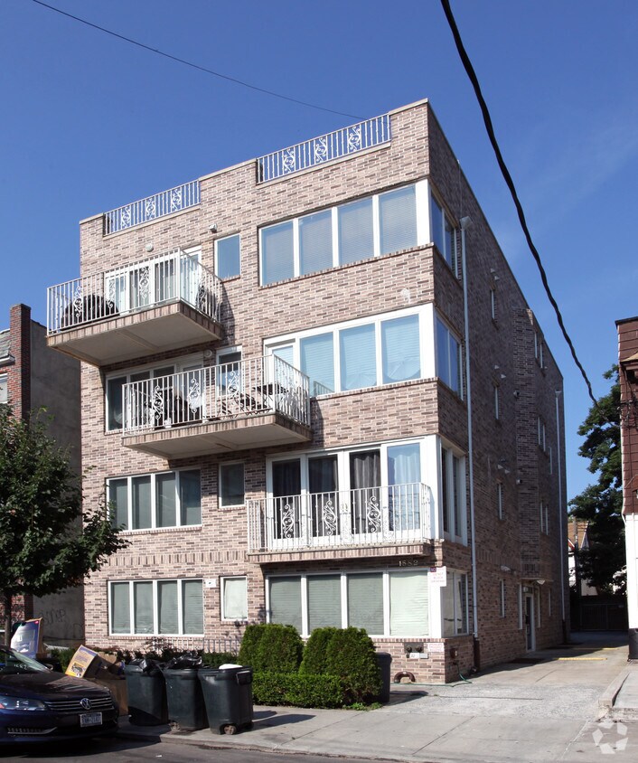 Building Photo - 1582 E 22nd St