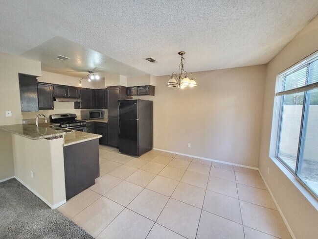 Building Photo - 9404 Hershey Ln