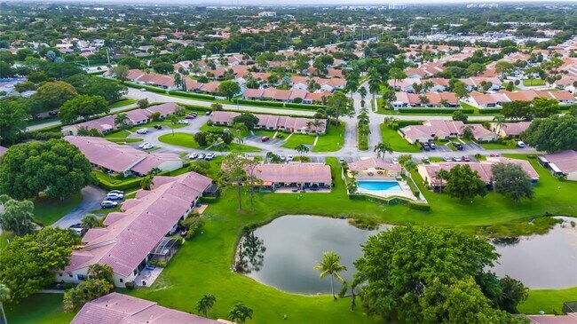 Foto del edificio - 6724 Bridlewood Ct
