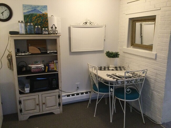 Foto del edificio - Charming Cottage in Newportville