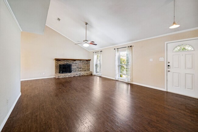 Foto del edificio - 400 Harrington Ln