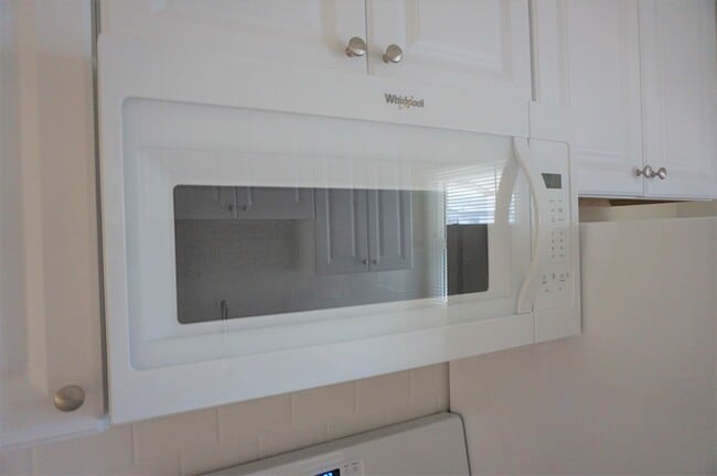 Kitchen - 3028 Livonia Ave