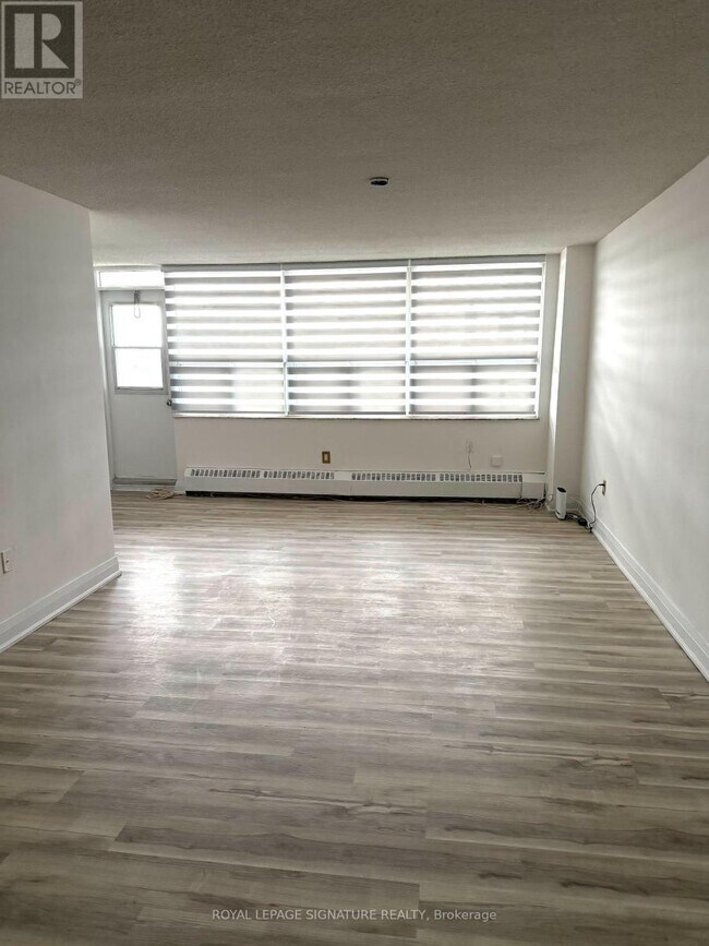 Photo du bâtiment - 270 Palmdale Dr