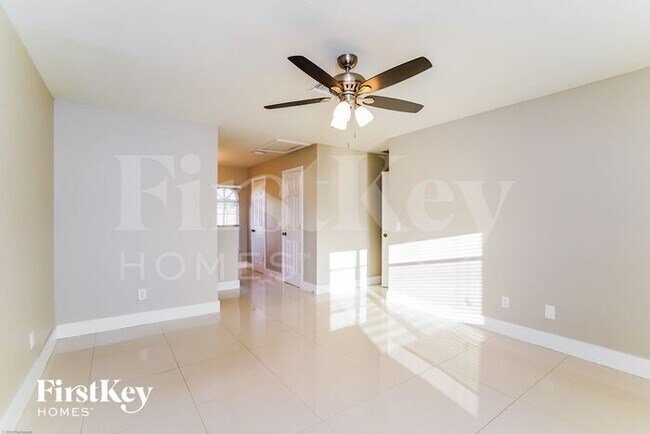 Foto del edificio - 4113 SW 8th Pl