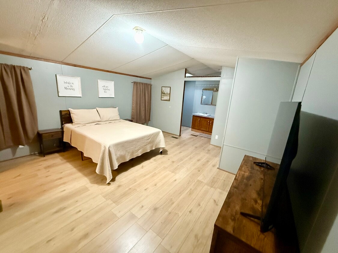 Foto principal - 930 E Murray Dr