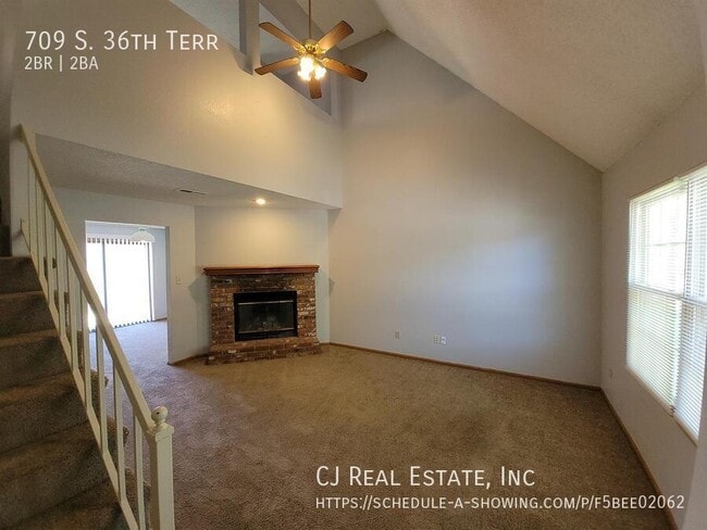 Building Photo - 709 SW 36th St Terrace