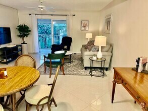 Building Photo - 18081 SE Country Club Dr