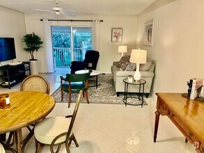 Building Photo - 18081 SE Country Club Dr