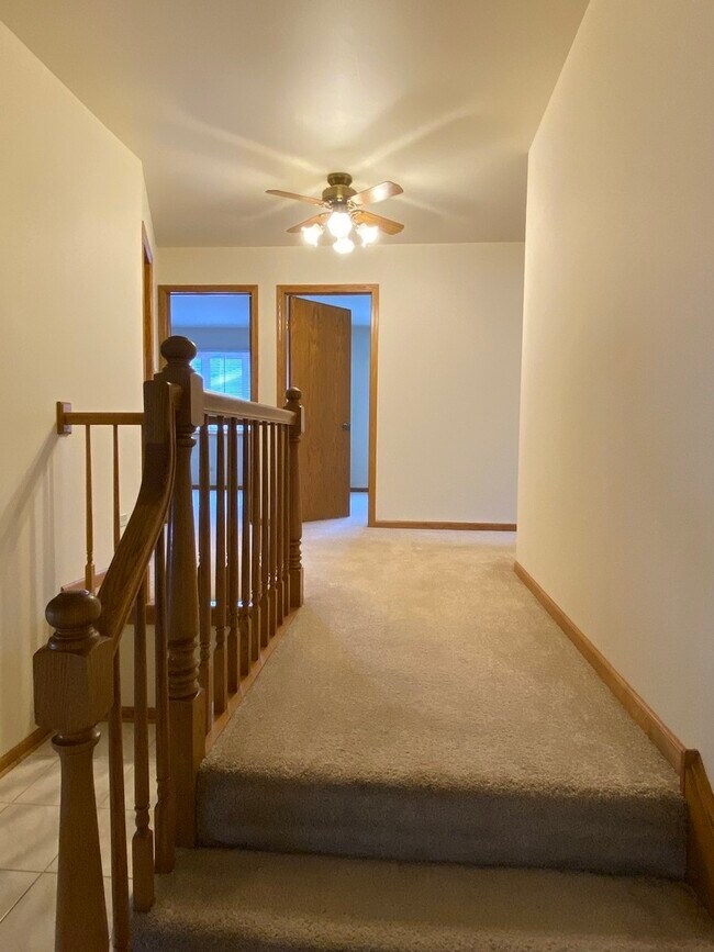 Building Photo - 16441 Paw Paw Ave