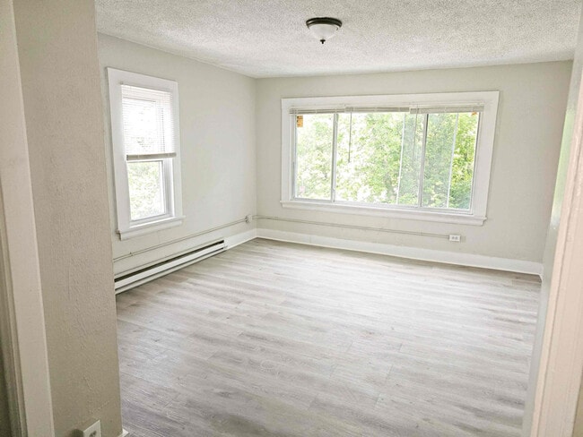 Photo - 3131 Gilbert Ave Apartment