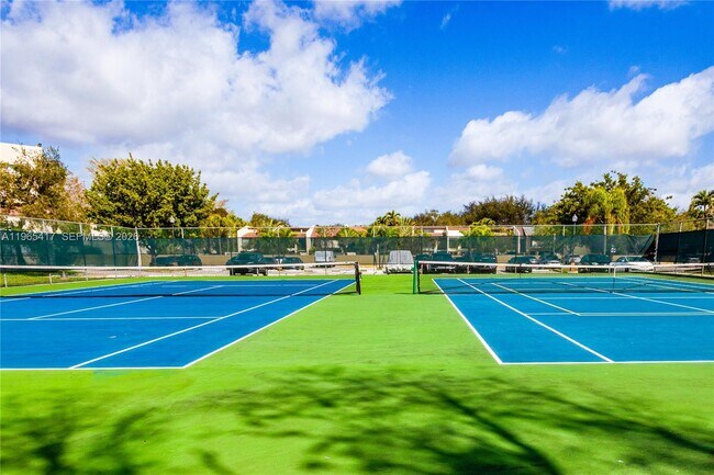 Foto del edificio - 8045 SW 107th Ave