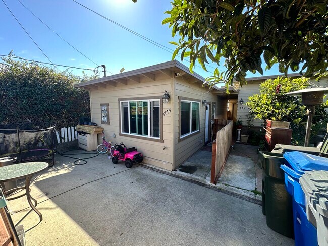 Foto del edificio - 1779 Laguna St