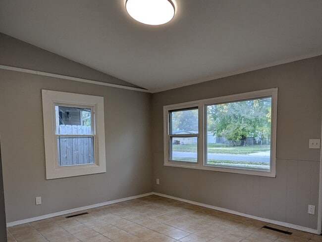 Building Photo - 2704 Cameron Ave