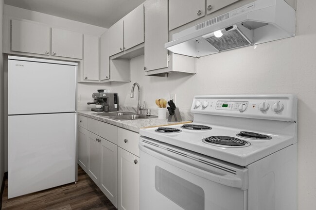 Building Photo - Olympic Garden - Beautiful Renovated Apart...