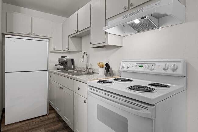 Foto del edificio - Olympic Garden - Beautiful Renovated Apart...