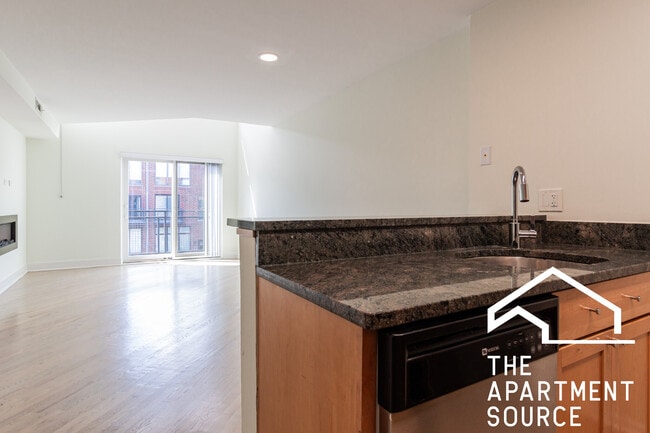 Building Photo - 936 W Grace St