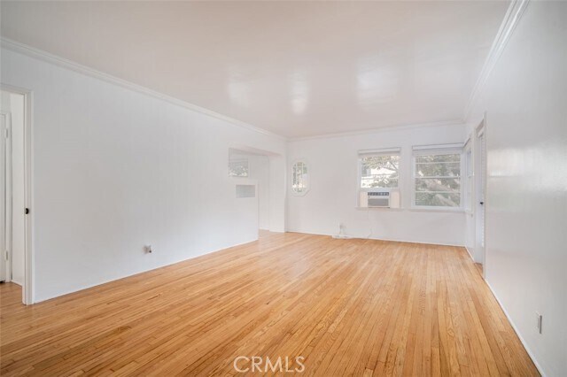 Foto del edificio - 265 N Swall Dr