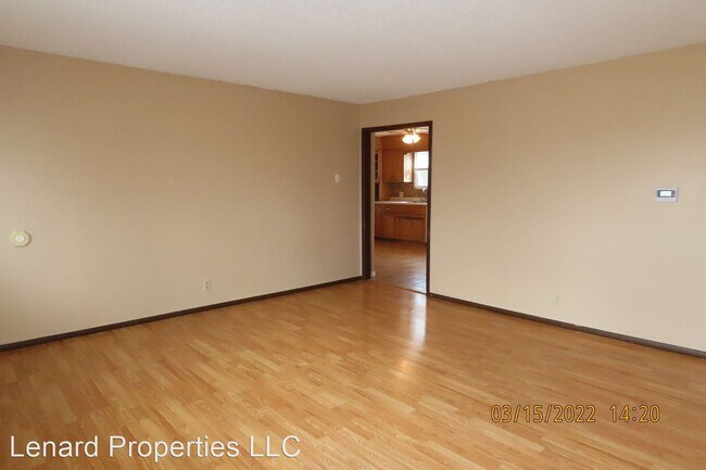 Building Photo - 3 br, 1.5 bath House - 1112 E Evergreen St
