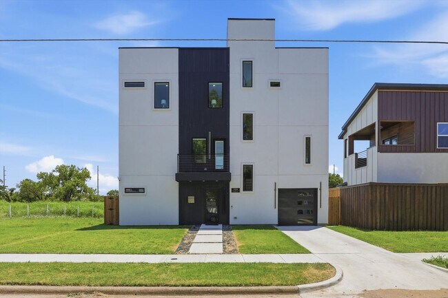 Foto del edificio - Modern West Dallas Home with Rooftop Views Near Downtown - Fully Furnished Optional