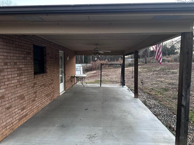 Foto del edificio - 3540 Wandering Ln NE