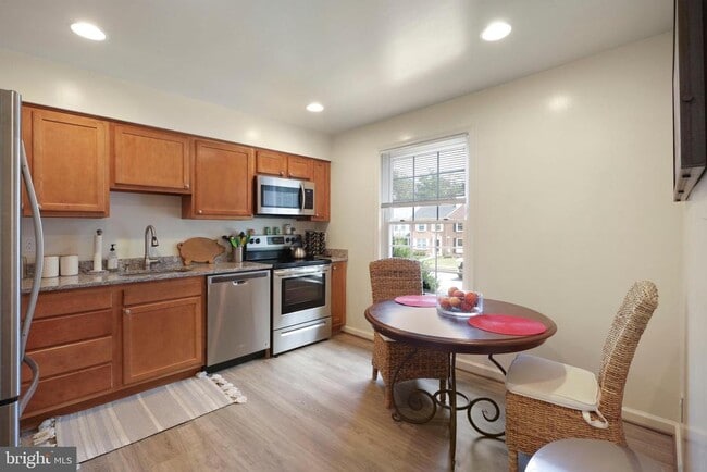 Building Photo - 11 Donagh Ct