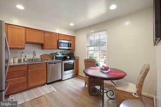 Building Photo - 11 Donagh Ct