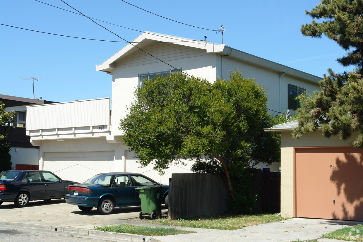 Building Photo - 906 Liberty St