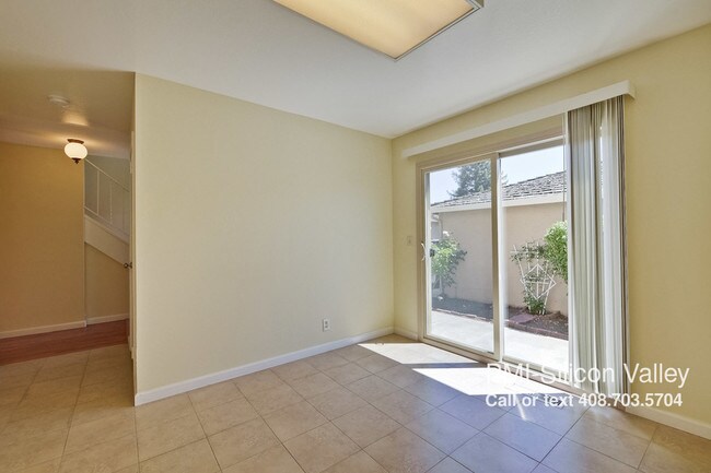 Foto del edificio - 1005 Bryant Way