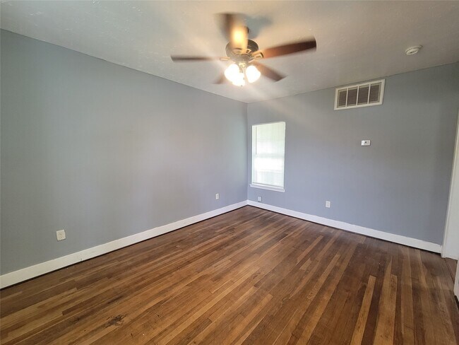 Foto del edificio - 5319 Avenue O