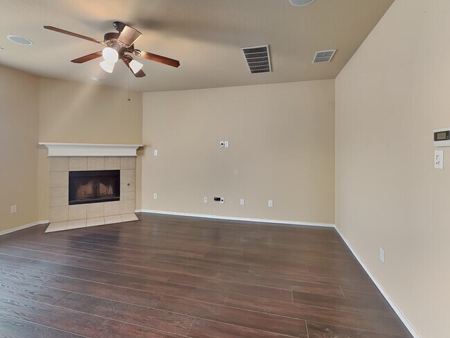 Building Photo - 629 Saddleway Dr