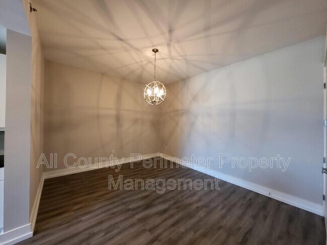 Foto del edificio - 4561 Olde Perimeter Way