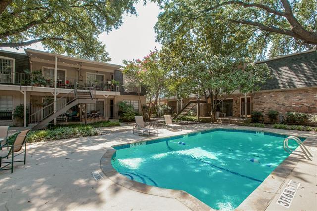 Foto del edificio - 5303 Fleetwood Oaks Ave