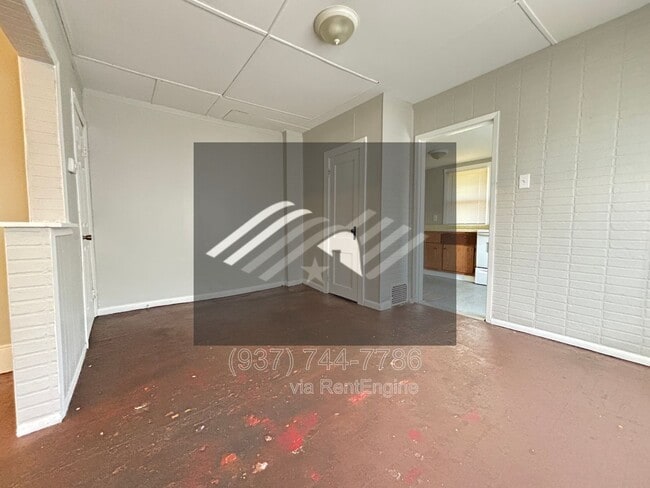 Building Photo - 515 Mertland Ave