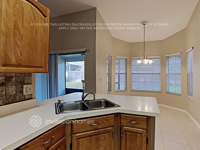 Foto del edificio - 817 Silversmith Cir