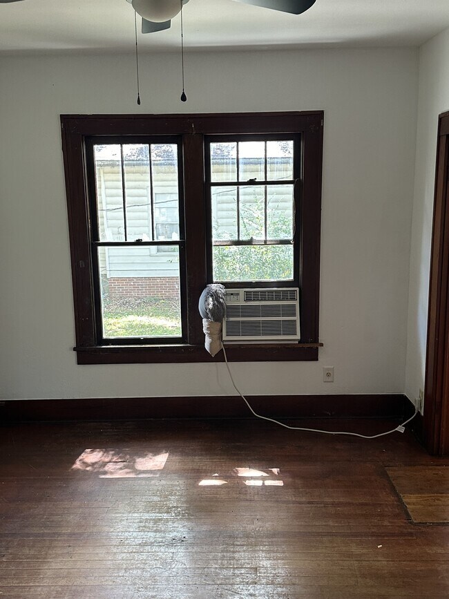 Foto del edificio - 312 S Montgomery St