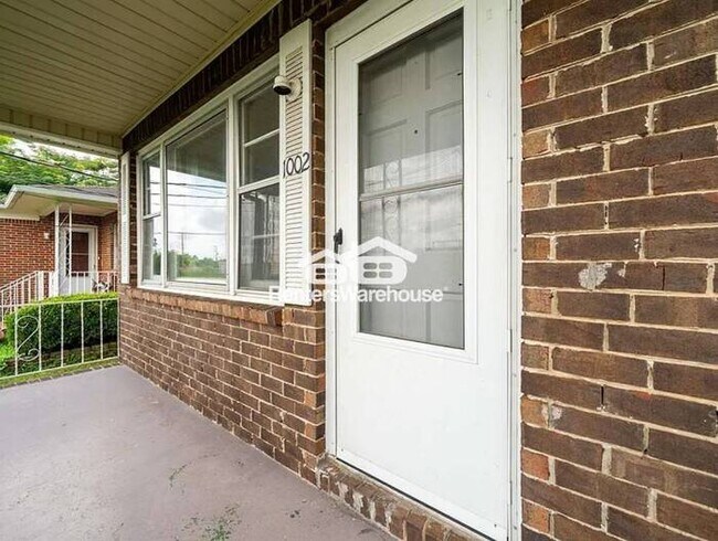Foto del edificio - Charming 3-bedroom, 1.5-bathroom house in ...