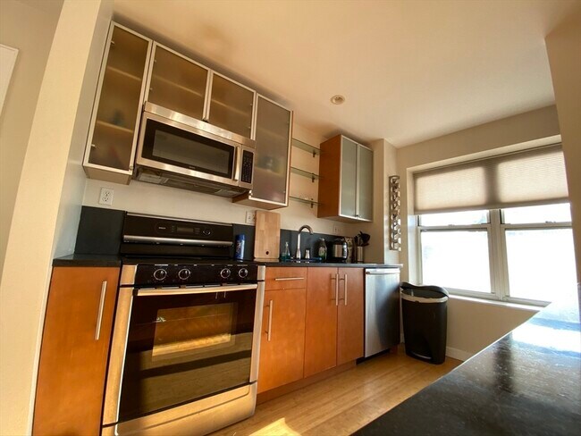 Foto del edificio - 120 Mountfort St