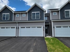 Building Photo - 262 Sage Blvd