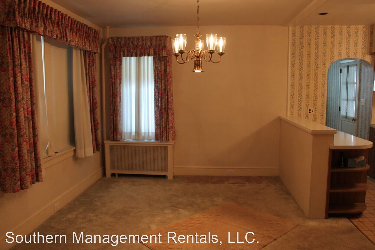 Building Photo - 3 br, 1.5 bath House - 419 E Main Street