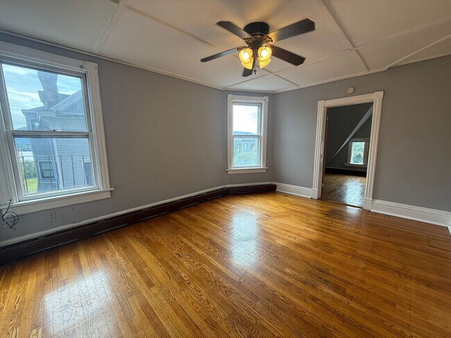Foto del edificio - 10 Courtney Ave
