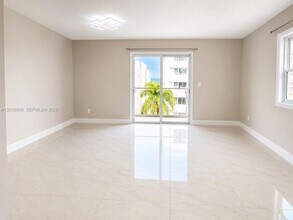Building Photo - 4122 Collins Ave