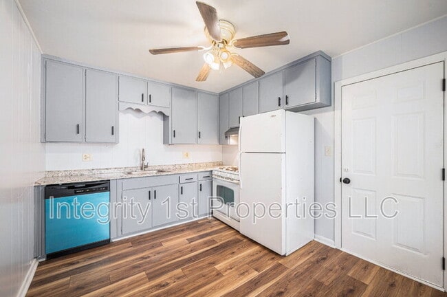 Building Photo - 4202 N Askew Ave