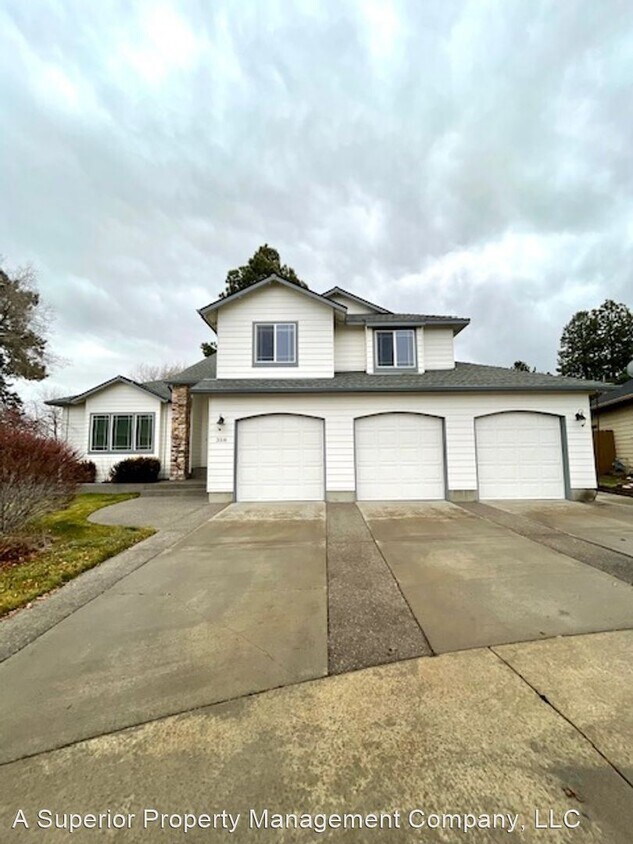 3 br, 2.5 bath House 358 SE Sena Ct. House Rental in Bend, OR