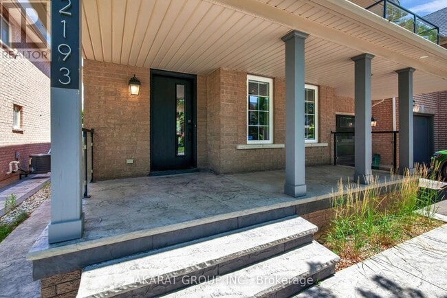 Building Photo - 2193 Crestmont Dr